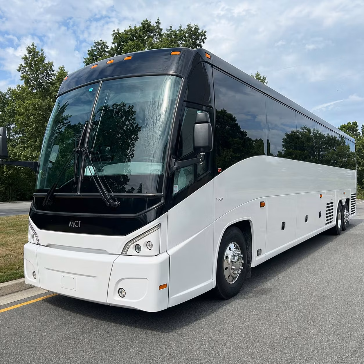 recurring long term employee shuttle services for government agencies in santa monica